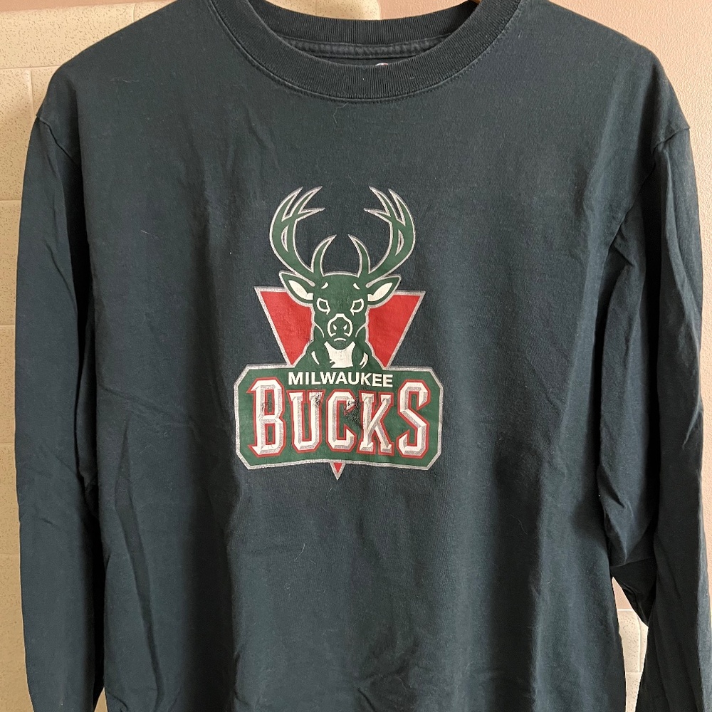 NBA Store Khris Middleton Milwaukee Bucks Long Sleeve Shirt